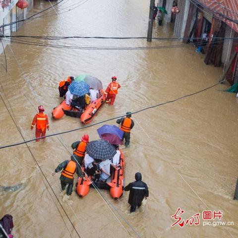 盐田今日暴雨最新消息查询，盐田下雨了吗