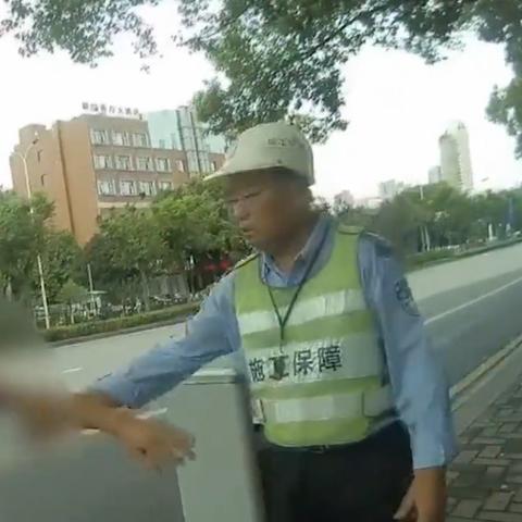 今日头盔新闻最新，今日头斧