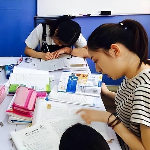 天津高中生顺利开学，新学年开启新篇章！