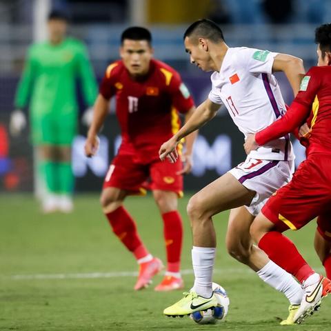 国外男足教练动态，辞职背后原因及影响解析