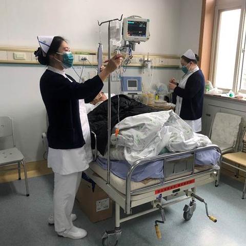 北京疫情防控形势严峻但总体可控，政府全力推进疫苗接种工作