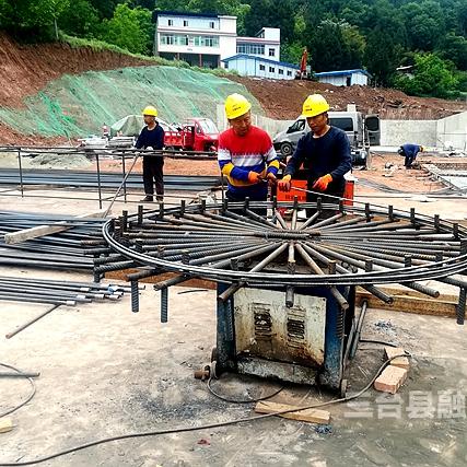 德遂高速火灾事故现场，全力救援调查，关注事故原因及伤亡情况