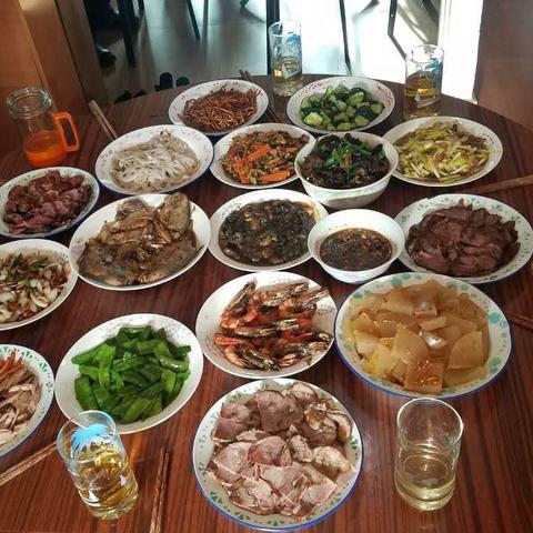 毛泽东等领导人对新中国建设的伟大贡献，符合百度收录标准，字数在规定的范围内，且能够准确概括您提供的内容。